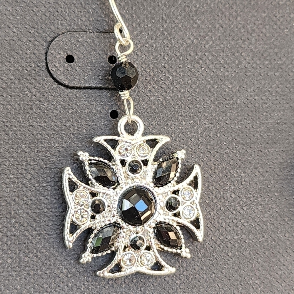 Cookie Lee Black and Silver Earrings #23166 NWT - Picture 6 of 8